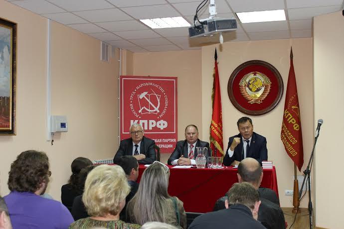 Пленум сталинградских коммунистов рассмотрел вопросы молодежной политики и подвел итоги избирательной кампании